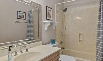 915 Timber Glen Ln, Ballwin, MO 63021