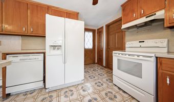 32 Loveland Ln, Bristol, CT 06010