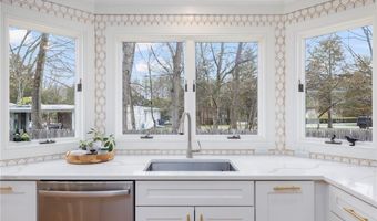 510 Boston Neck Rd, North Kingstown, RI 02852