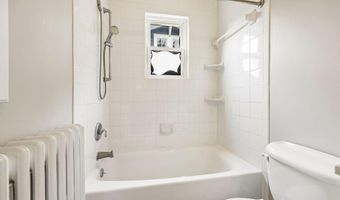526 N IVY St, Arlington, VA 22201