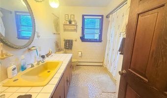 35 Brookdale St, Cumberland, RI 02864