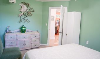 8 Apalachee St, Apalachicola, FL 32320