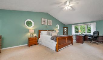 51 Palomino Ln, Bedford, NH 03110