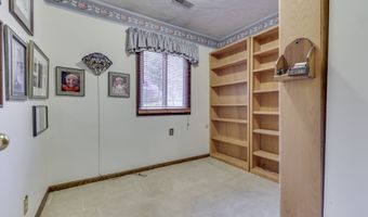 1640 Ridge Hill Ln, Indianapolis, IN 46217