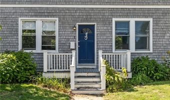 8 Johnson Ct, Newport, RI 02840