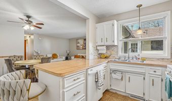 8582 134th St W, Apple Valley, MN 55124