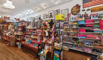 899 E Shore Dr, Adirondack, NY 12808