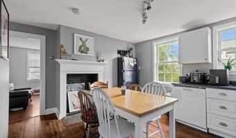 12 Callender Ave, Newport, RI 02840