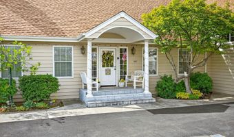 500 Pompadour Dr, Ashland, OR 97520
