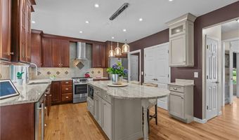 123 CASTLE ROCKS Rd, Warwick, RI 02886
