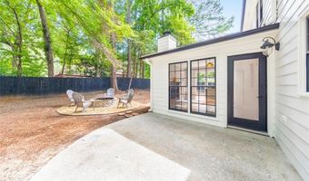 4929 Willow Creek Dr, Woodstock, GA 30188