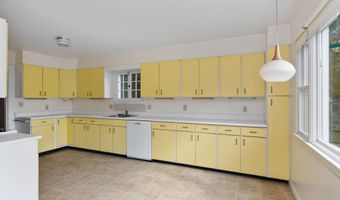 37 Bilodeau Ct, Burlington, VT 05401