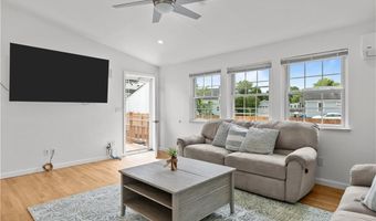 12 Granada Ter, Middletown, RI 02842