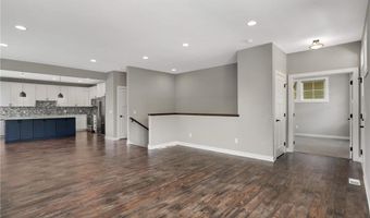 15590 Duck Trail Ln, Apple Valley, MN 55124