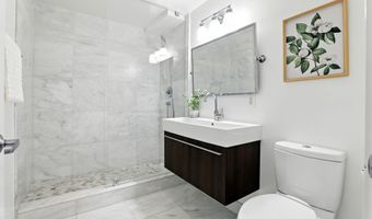 2001 15TH St N 111, Arlington, VA 22201