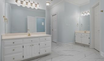 1007 River Pointe Dr, Albany, GA 31701