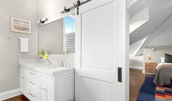 50 School St 7, Newport, RI 02840