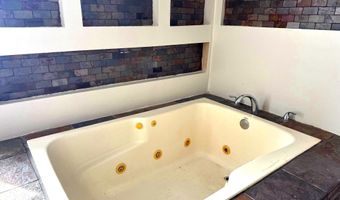 604 APPLETON St, Baltimore, MD 21217
