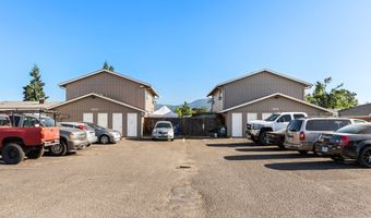 1194 R St, Springfield, OR 97477