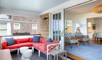 115 Washington St, Newport, RI 02840