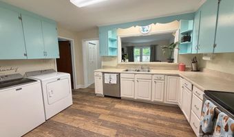 1327 Dresden Dr W, Charlotte, NC 28205