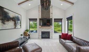 1004 NW Hugg Dr, Polk City, IA 50226