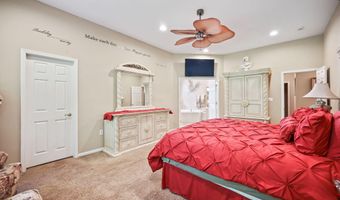28 Pond View Cir, Barnegat, NJ 08005