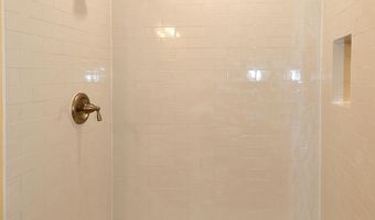 5523 HALWIS St, Alexandria, VA 22303