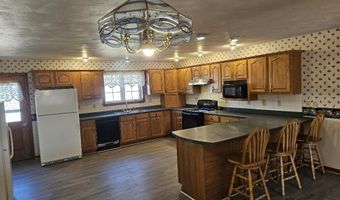 713 Mcgrath Pond Rd, Belgrade, ME 04917