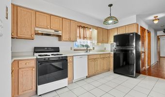 87 Cottage St, Bayonne, NJ 07002
