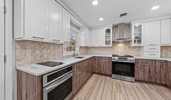 20 Dale Rd, Airmont, NY 10952