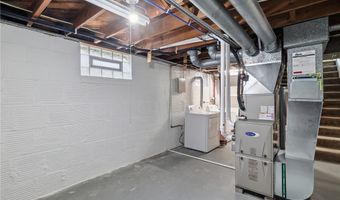 2536 Albrecht Ave, Akron, OH 44312