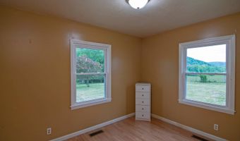 93 Lyall Hill Dr, Alderson, WV 24910