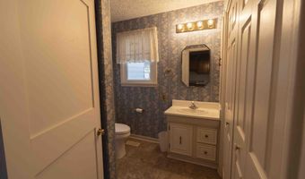 102 Wardlaw St, Abbeville, SC 29620