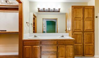444 Greenvalley Dr, Andover, KS 67002
