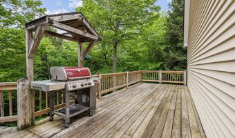 530 West Rd, Barnard, VT 05031