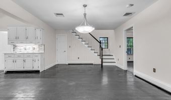 19 Center St, Barnegat, NJ 08005