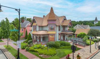 302 S Main St, Algonquin, IL 60102