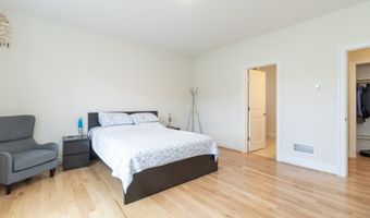 2 Iris Ct, Cromwell, CT 06416