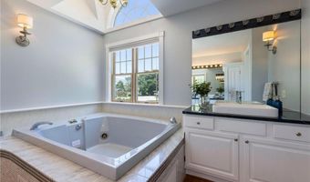 170 W Beach Rd, Charlestown, RI 02813