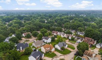 208 Kylewood Ct, Ballwin, MO 63021