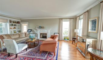 178 S Bayview Ave, Amityville, NY 11701