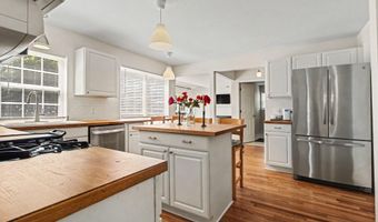 2225 Green Valley Ct, Ann Arbor, MI 48103
