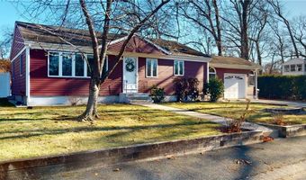 77 Iroquois Rd, Cumberland, RI 02864