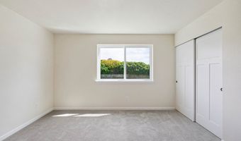 655 11th St, Bandon, OR 97411