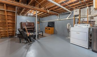 34 Oakhill Ave, Attleboro, MA 02703