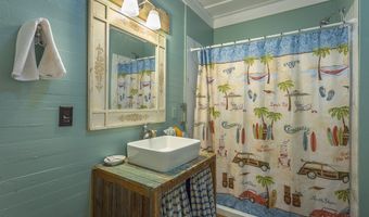 19 Leslie St, Apalachicola, FL 32320