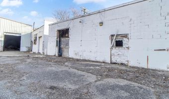801 N MAIN St, Abingdon, IL 61410