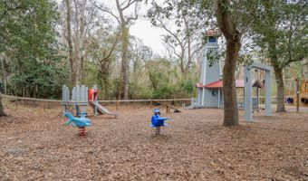 7 Holbrook Dr, Beaufort, SC 29902