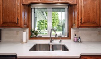 2111 Robins Nest SE, Alexandria, MN 56308